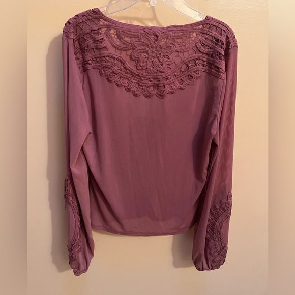 Gimmicks by Buckle mauve pink crochet lace up blouse - Picture 4 of 9